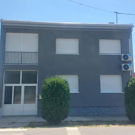 Forum Apartmani I Sobe Donji Miholjac エクステリア 写真