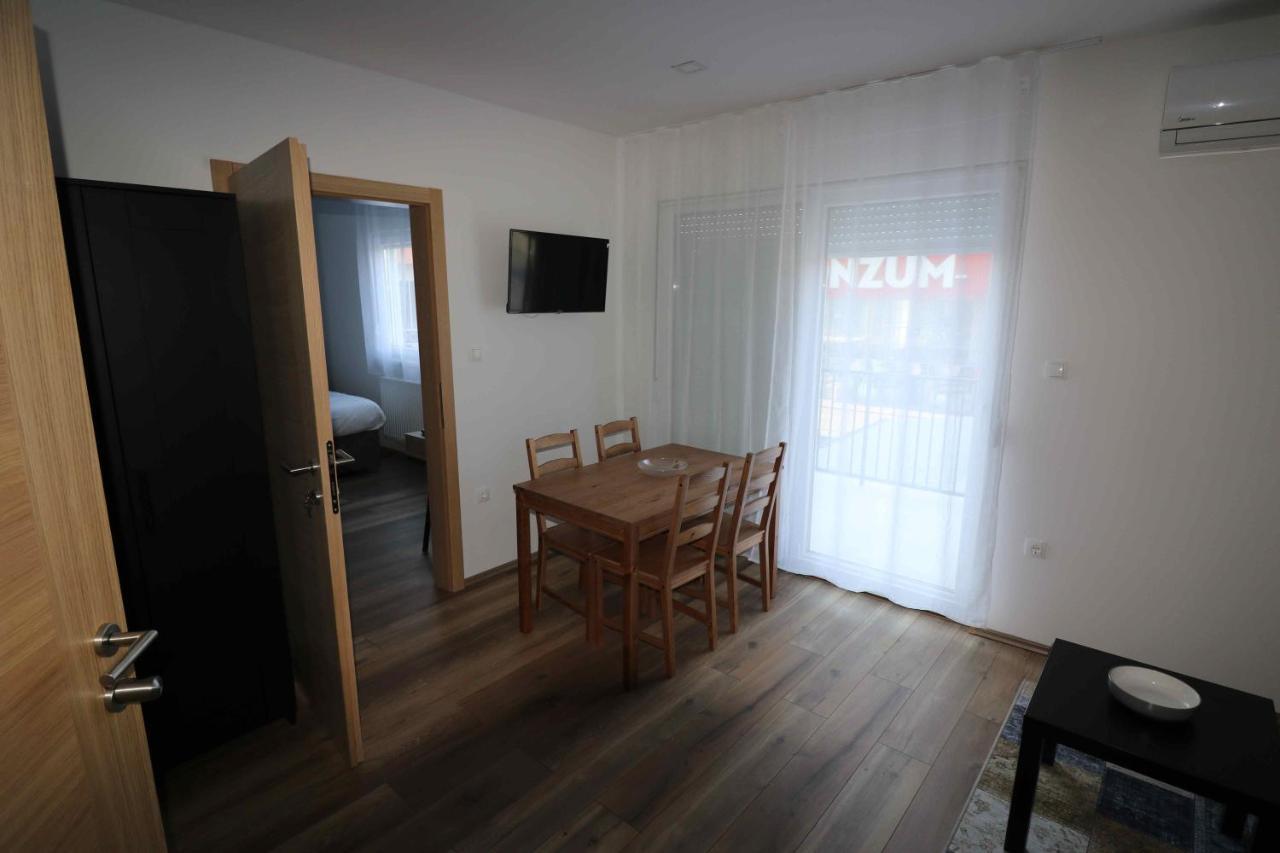 Forum Apartmani I Sobe Donji Miholjac エクステリア 写真